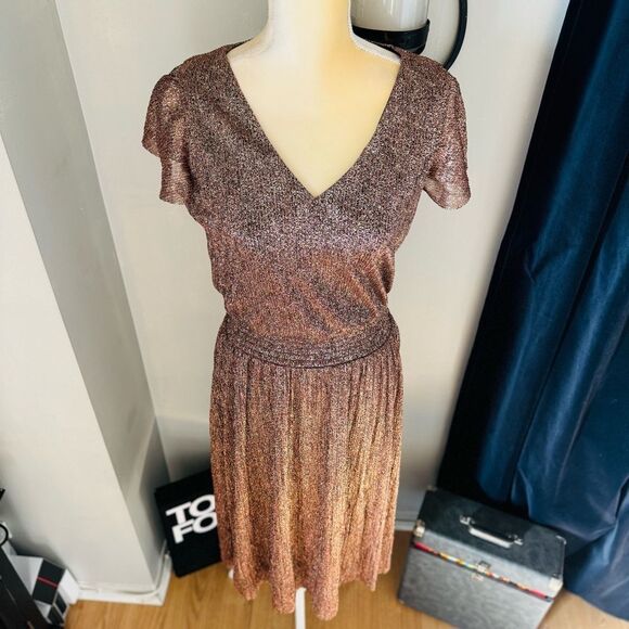 Vince Camuto Flutter Sleeve Midi, Gold Black Metallic, Size Small,‎ NWOT - Picture 1 of 17